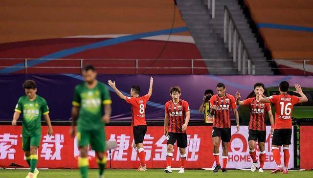 意甲国米补时争议任意球绝杀尤文终结六连胜登顶引热议
